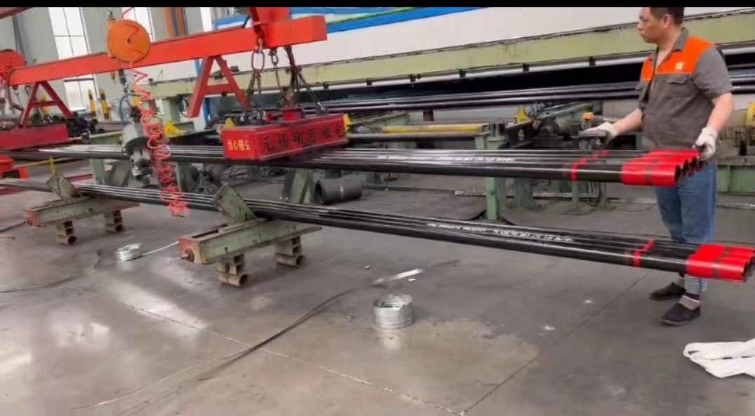 API 5CT Standar 5-1/2 STC Anti Tekanan Tinggi P110 Karbon Steel Seamless Tubing dan Casing untuk melindungi Wellbore